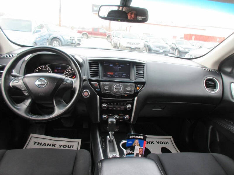 2018 Nissan Pathfinder SV