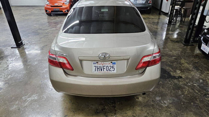 2009 Toyota Camry LE photo 7