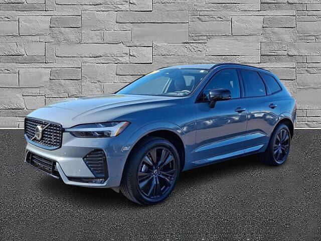 2024 Volvo XC60 B5 Plus Dark Theme