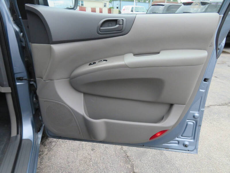 2012 Kia Sedona LX