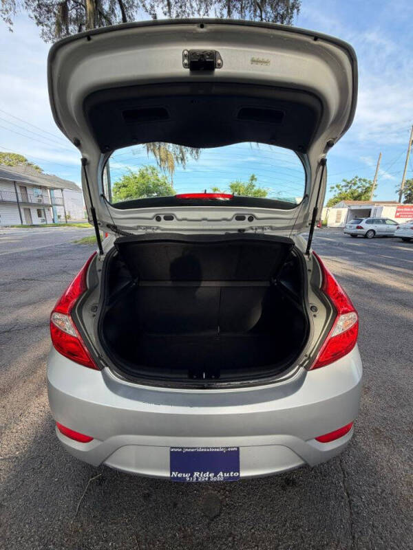 2012 Hyundai Accent SE