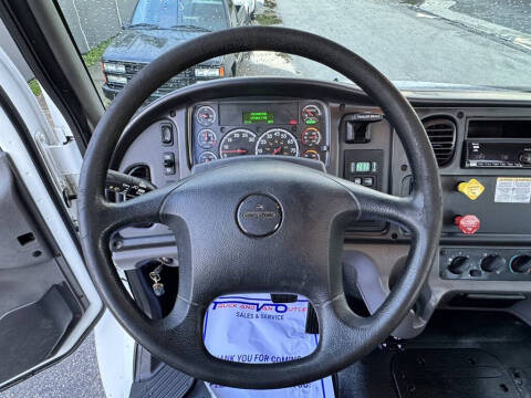 2019 Freightliner M2 106