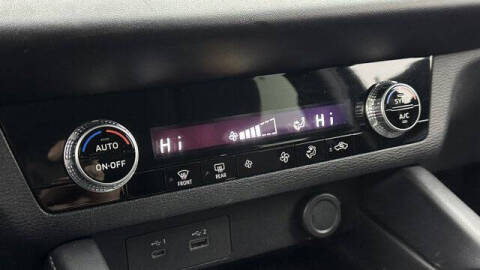 2024 Mitsubishi Outlander ES