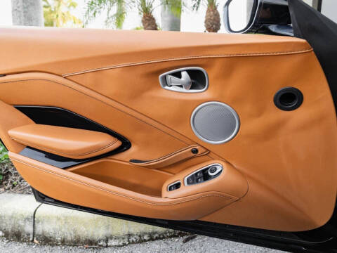 2021 Aston Martin Vantage