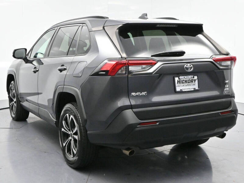 2019 Toyota RAV4 LE