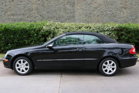 2004 Mercedes-Benz CLK for sale at Haggle Me Classics in Hobart IN