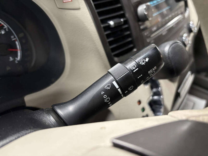 2012 Toyota Sienna LE 8-Passenger