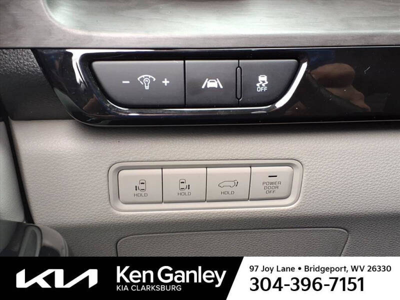 2022 Kia Carnival SX