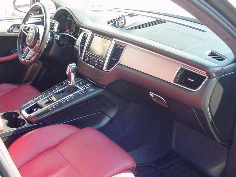 2016 Porsche Macan Turbo