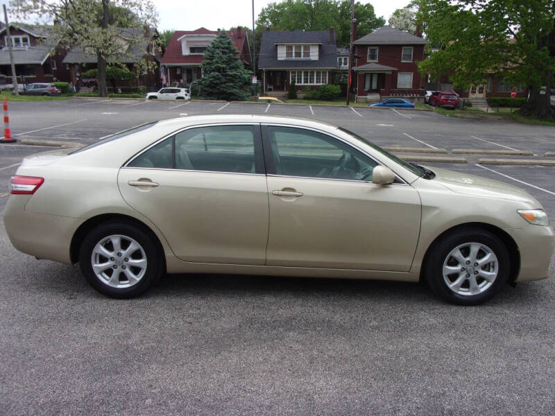 Image 3 of 2011 Toyota Camry LE