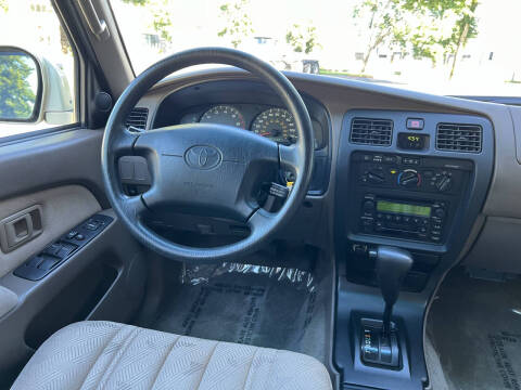 2002 Toyota 4Runner SR5