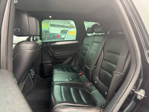 2017 Volkswagen Touareg V6 Wolfsburg