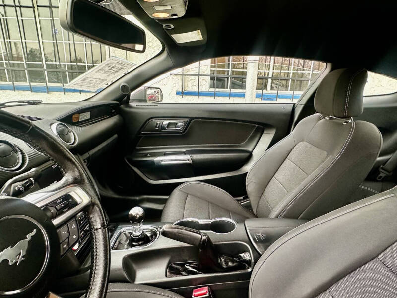 2016 Ford Mustang V6