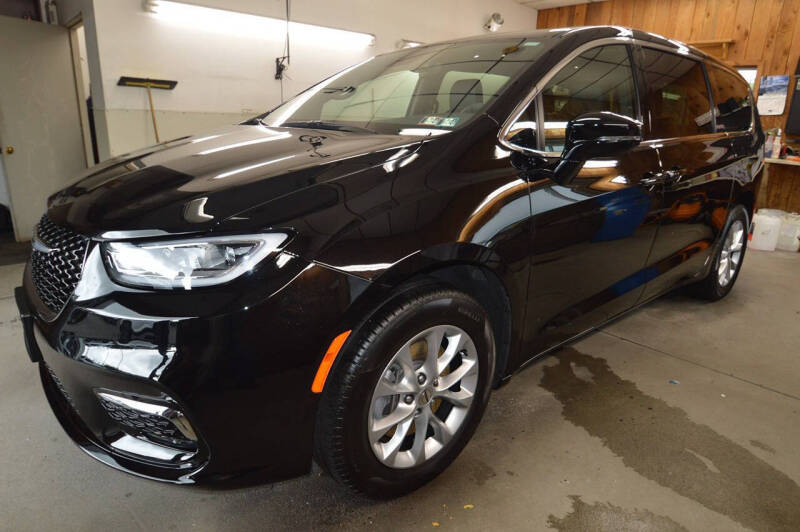 2025 Chrysler Pacifica Select