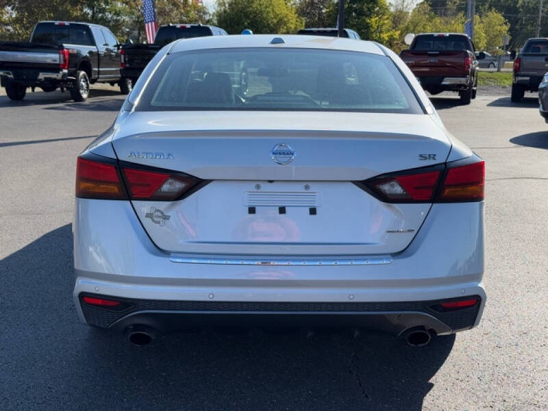 2022 Nissan Altima 2.0 SR