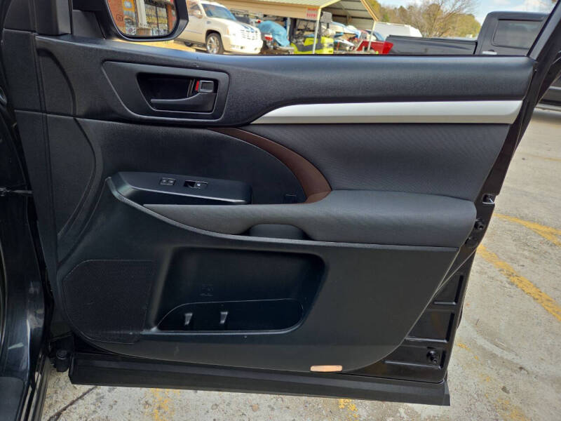 2017 Toyota Highlander LE