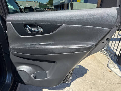 2020 Nissan Rogue SL