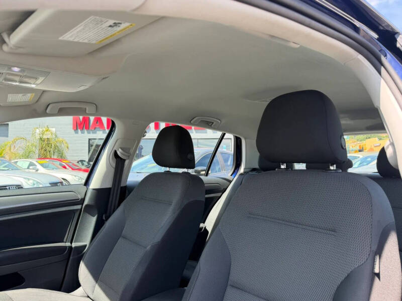 2017 Volkswagen e-Golf SE