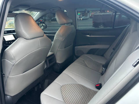 2020 Toyota Camry SE