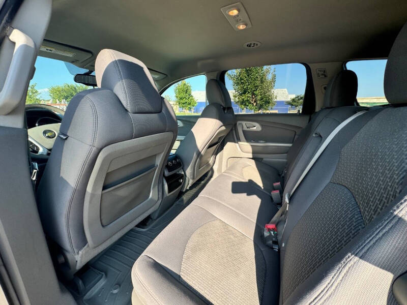 2011 Chevrolet Traverse LS