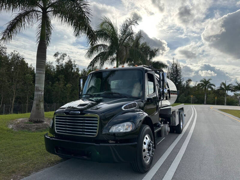 2015 Freightliner M2 106