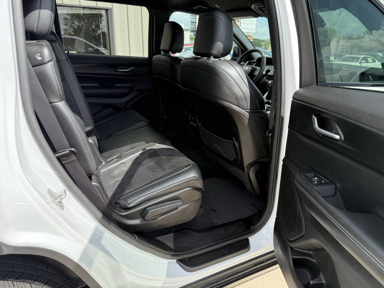 2024 Jeep Grand Cherokee Altitude photo 10