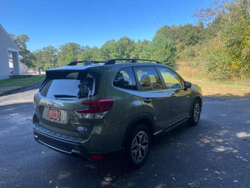 2019 Subaru Forester Premium photo 4