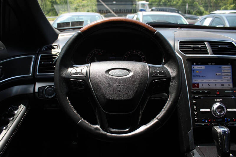 2017 Ford Explorer Platinum