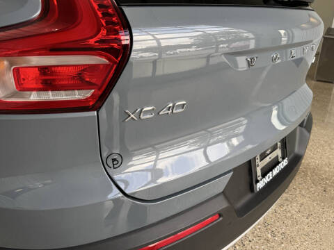 2021 Volvo XC40 T5 Momentum