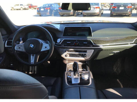 2022 BMW 7 Series 740i