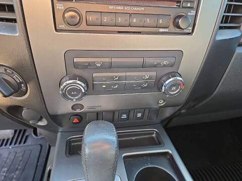 2011 Nissan Titan SV