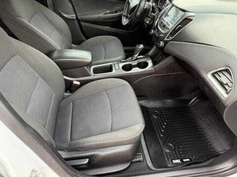 2017 Chevrolet Cruze LT Auto