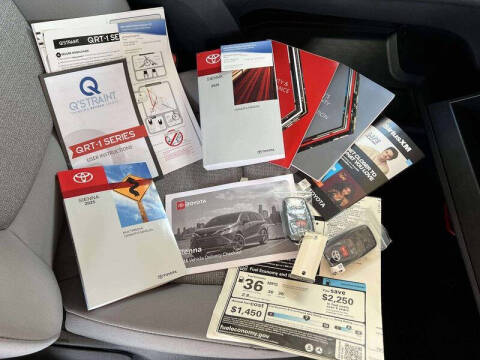 2025 Toyota Sienna LE 8-Passenger