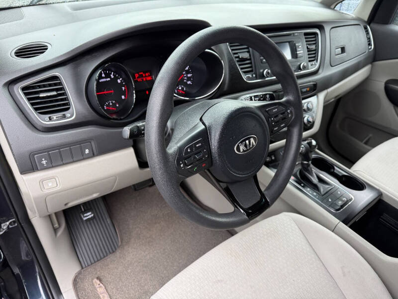 2016 Kia Sedona LX