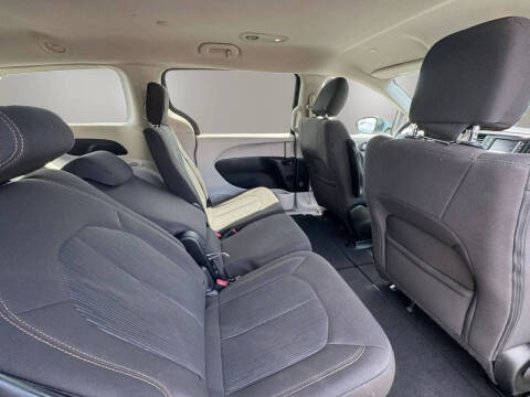 2017 Chrysler Pacifica LX