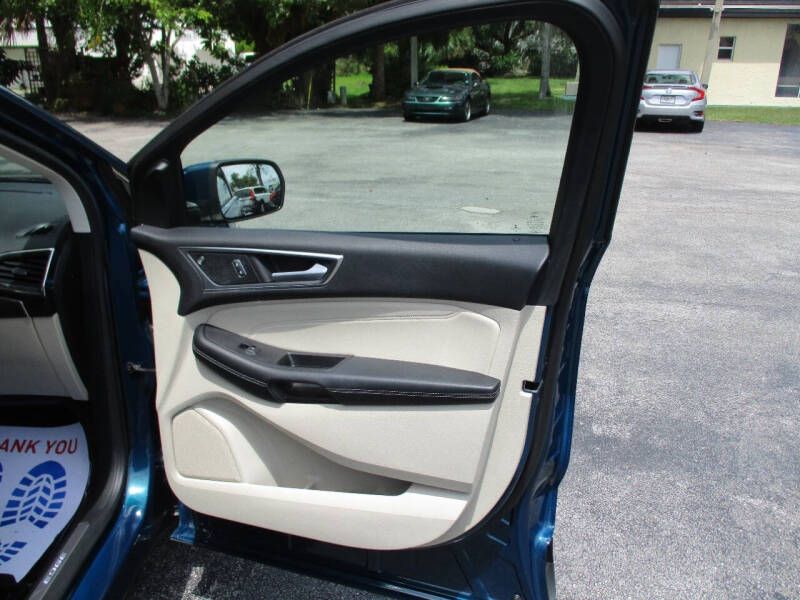 2020 Ford Edge Titanium