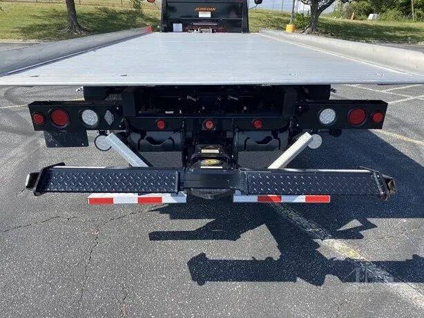 2024 Mack MD6