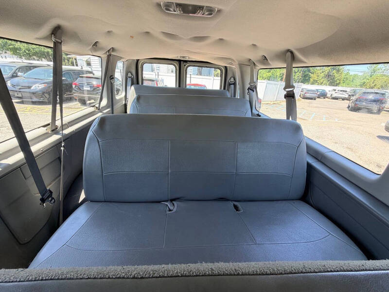 2006 Ford E-Series E-350 SD XL