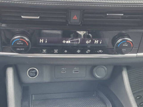 2022 Nissan Rogue SV