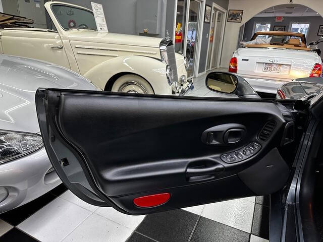 2004 Chevrolet Corvette