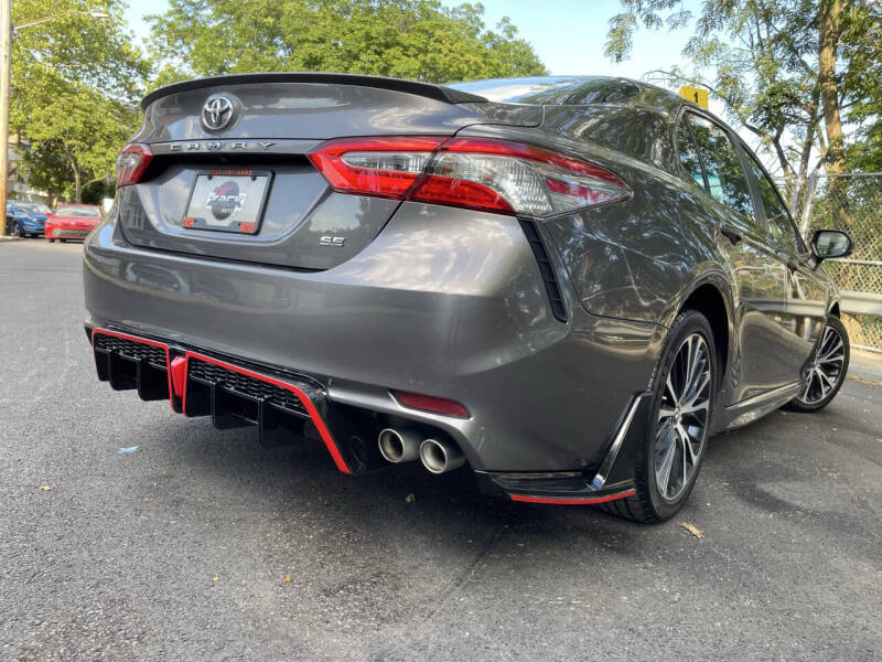 2018 Toyota Camry SE