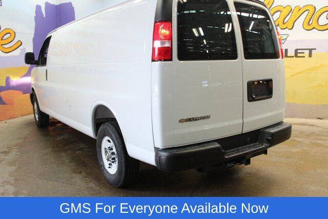 2025 Chevrolet Express 2500
