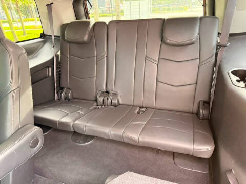 2016 Cadillac Escalade Luxury Collection