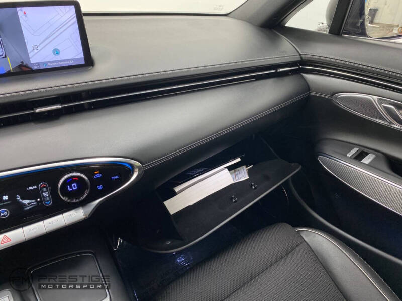 2023 Genesis GV70 2.5T Standard