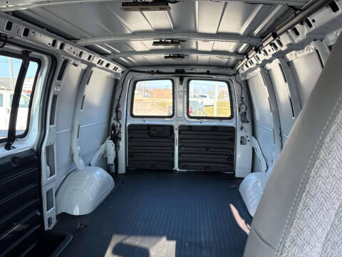 2025 Chevrolet Express 2500