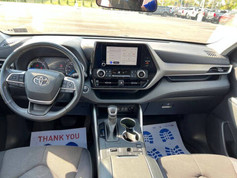 2023 Toyota Highlander Hybrid LE