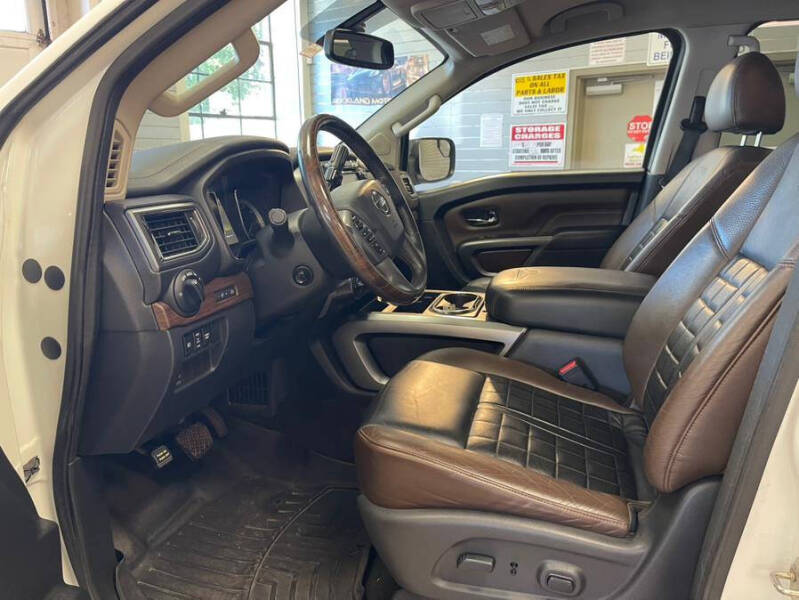 2017 Nissan Titan