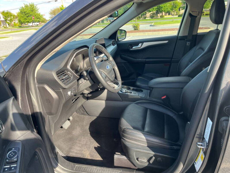 2020 Ford Escape SEL