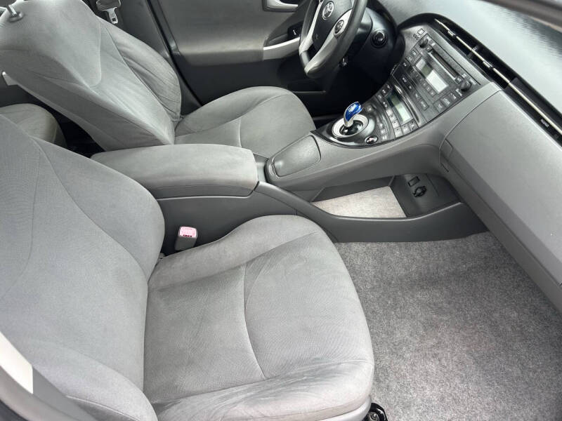 2010 Toyota Prius III