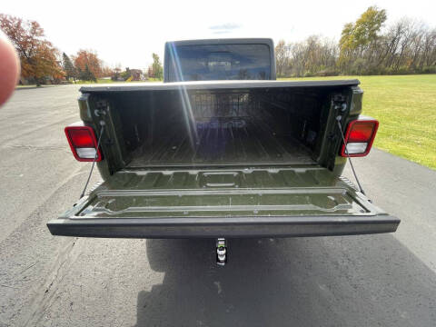 2023 Jeep Gladiator Sport